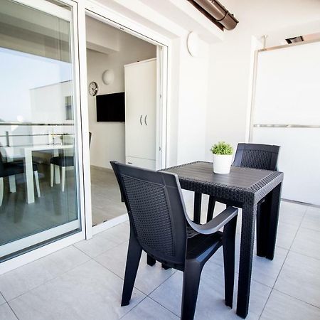 Colic Apartment Njivice Ngoại thất bức ảnh
