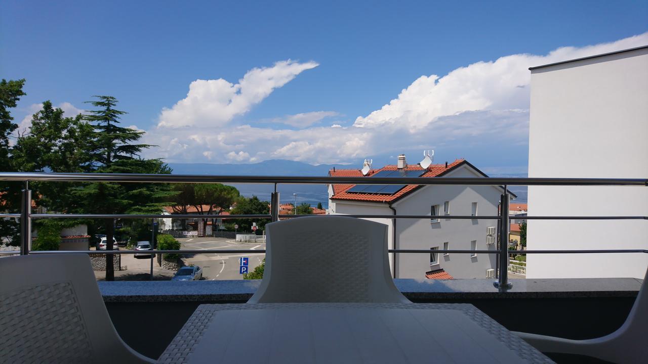 Colic Apartment Njivice Ngoại thất bức ảnh