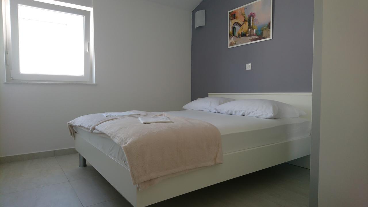 Colic Apartment Njivice Ngoại thất bức ảnh