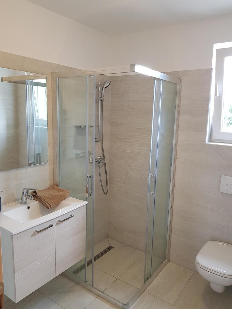 Colic Apartment Njivice Ngoại thất bức ảnh