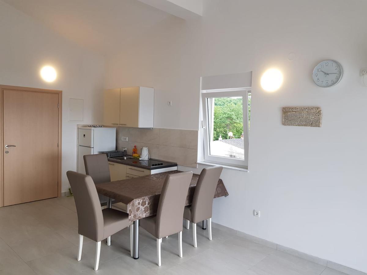 Colic Apartment Njivice Ngoại thất bức ảnh