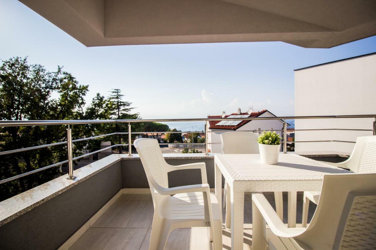 Colic Apartment Njivice Ngoại thất bức ảnh
