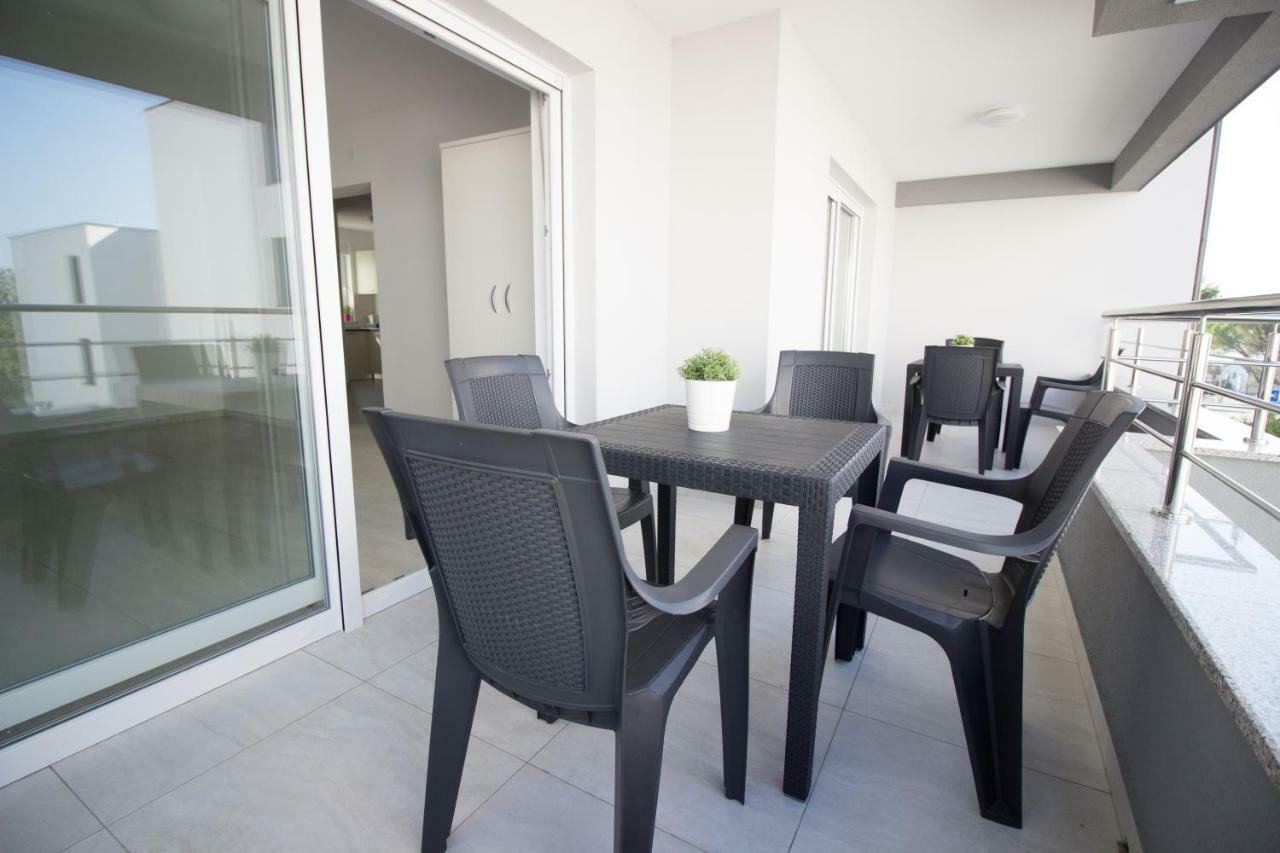 Colic Apartment Njivice Ngoại thất bức ảnh