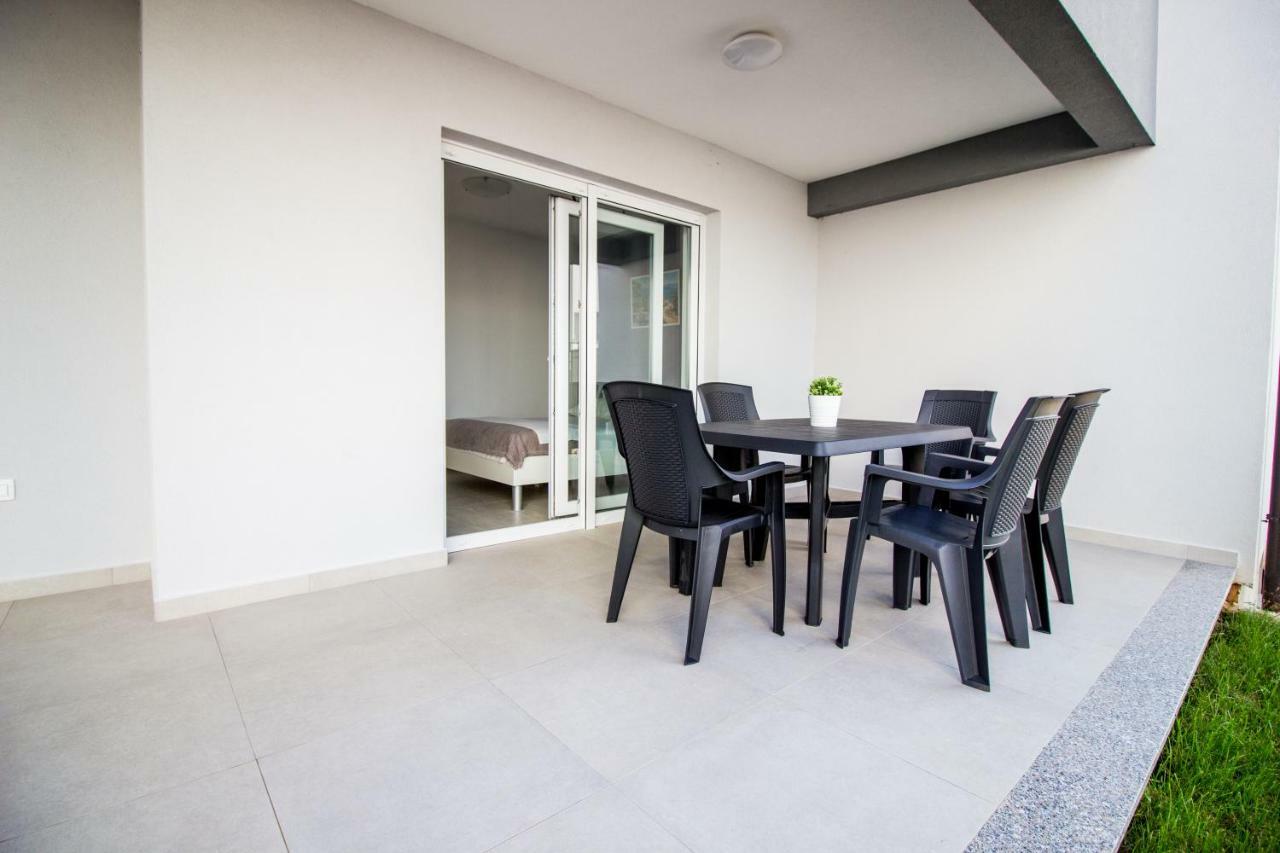 Colic Apartment Njivice Ngoại thất bức ảnh