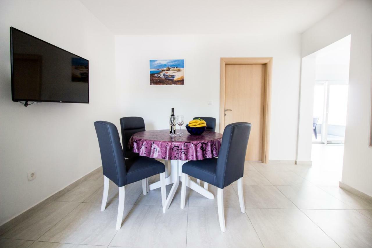 Colic Apartment Njivice Ngoại thất bức ảnh