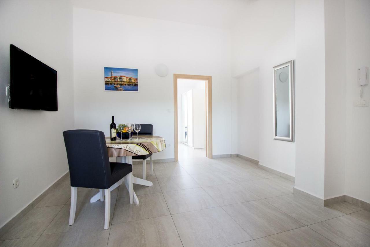 Colic Apartment Njivice Ngoại thất bức ảnh