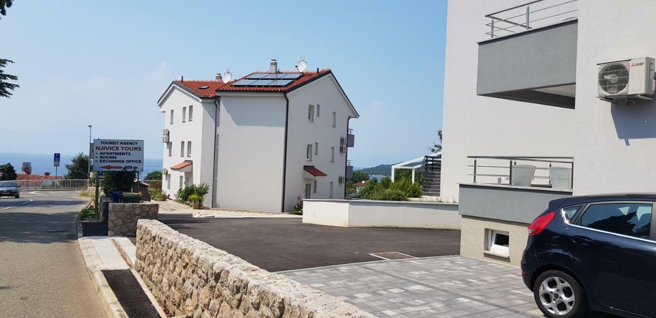Colic Apartment Njivice Ngoại thất bức ảnh